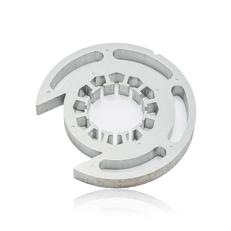 Hvordan påvirker rotorkjernen generatorens evne til å operere ved forskjellige hastigheter eller under varierende belastningsforhold?